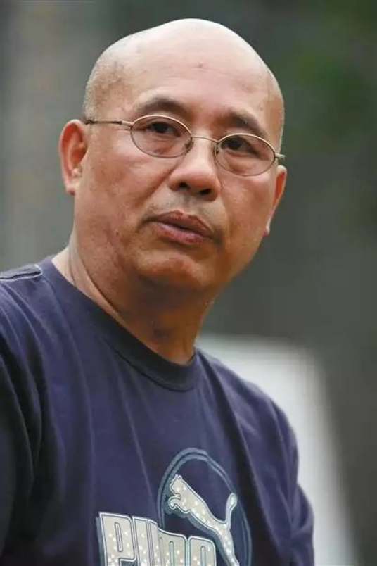 著名导演何群因病不幸去世