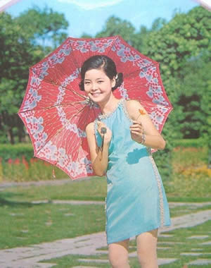 著名音乐艺术家邓丽君出生